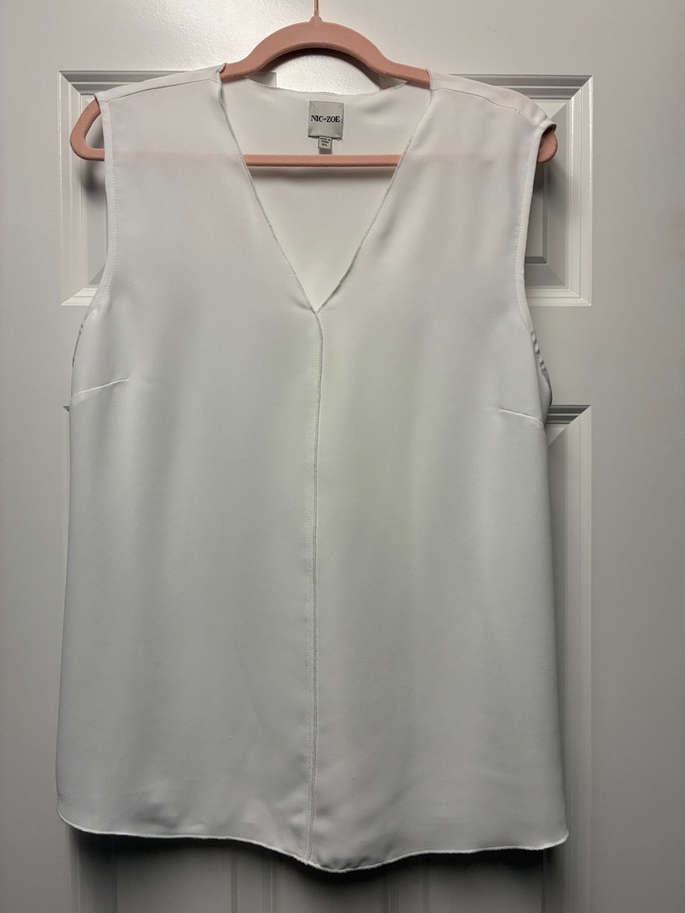 NIC+ZOE White Sleeveless V-Neck Shell